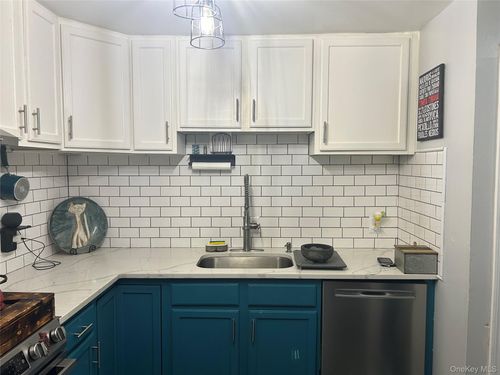 102 Fox Run Ln, Carmel, NY, 10512-2340 | Card Image