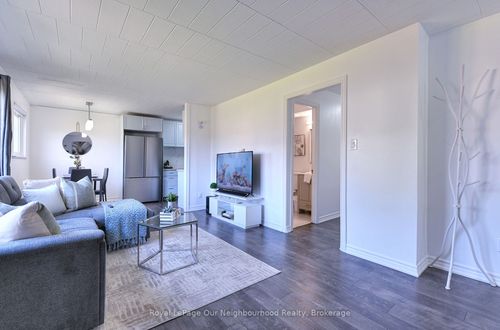 2-540 Mary St E, Whitby, ON, L1N2R1 | Card Image