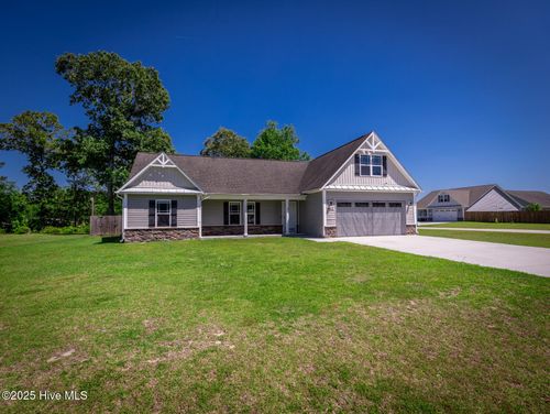 600 Feather Ct, Richlands, NC, 28574-8447 | Card Image