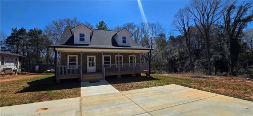 5058 Shattalon Dr, Winston Salem, NC, 27106-9653 | Card Image