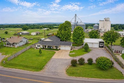 401 S Coblake Street, Apache, OK, 73006 | Card Image