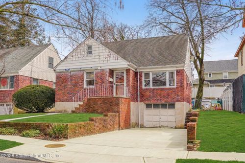 20 Baker Pl, Staten Island, NY, 10310-3005 | Card Image