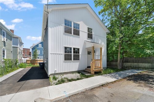 12 Price St, Providence, RI, 02907-2018 | Card Image