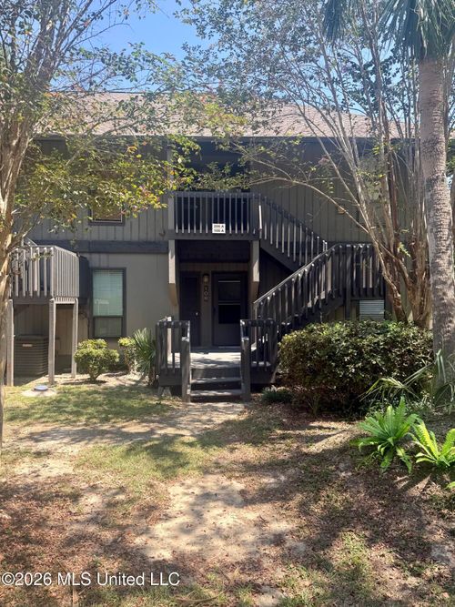 106 Lanai Vlg, Diamondhead, MS, 39525-3453 | Card Image