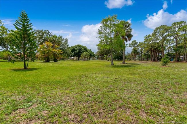 2196 Sw Ranch Trl, House other with 2 bedrooms, 2 bathrooms and 2 parking in Stuart FL | Image 36