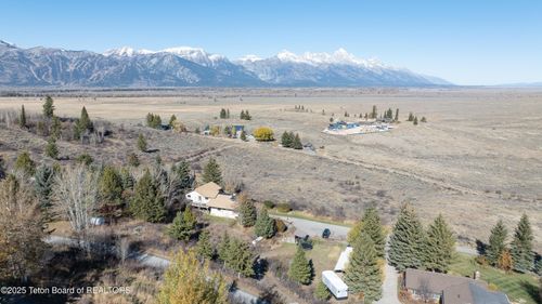 1120 Park View Ln, Jackson, WY, 83001 | Card Image