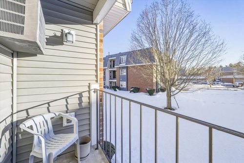 apt-206-4 Knights Bridge Dr, Nashua, NH, 03063-5086 | Card Image