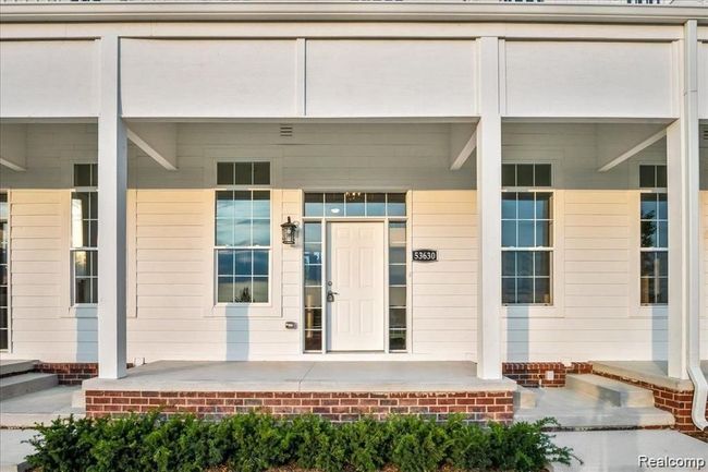 53612 Springdale St, Condo with 2 bedrooms, 3 bathrooms and null parking in Macomb MI | Image 4