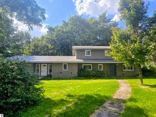 415 N Pine River St, Ithaca, MI, 48847-1141 | Card Image