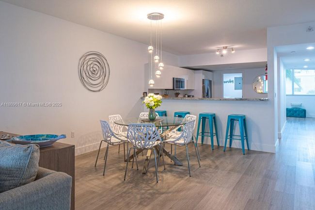 APT-401 - 17050 N Bay Rd, Condo with 2 bedrooms, 2 bathrooms and null parking in Sunny Isles Beach FL | Image 8