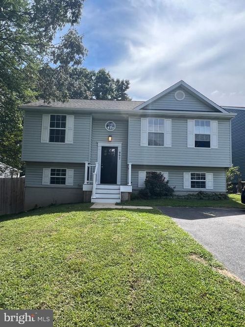 997 11th St, PASADENA, MD, 21122-1749 | Card Image