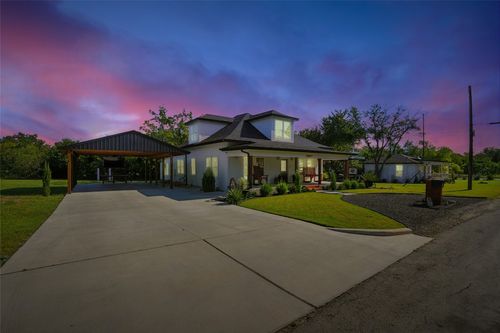 201 E 11th St, Taylor, TX, 76574-3225 | Card Image