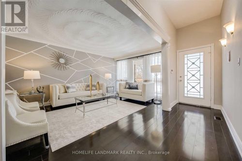 2 Crayford Dr, Scarborough, ON, M1W3B6 | Card Image