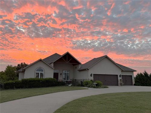 12075 S Arbor View Ln, Olathe, KS, 66061-8663 | Card Image