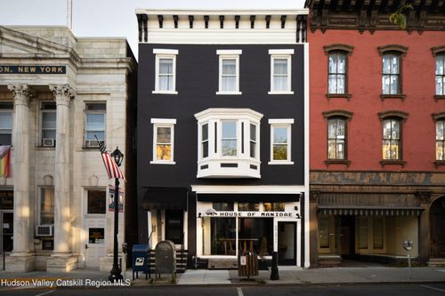522 Warren St, Hudson, NY, 12534-2802 | Card Image