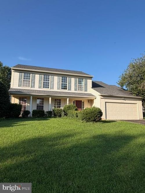 20058 Great Falls Forest Dr, GREAT FALLS, VA, 22066-4233 | Card Image