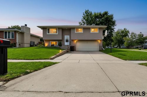 3321 Nw 2nd St, Lincoln, NE, 68521-3210 | Card Image