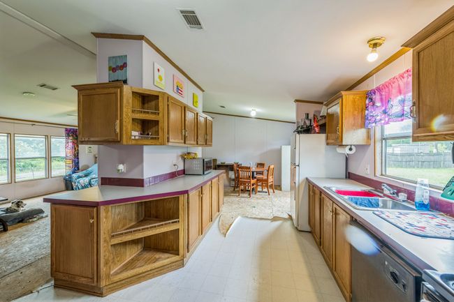110 N 2 Nd St, House other with 3 bedrooms, 2 bathrooms and null parking in Mount Calm TX | Image 8