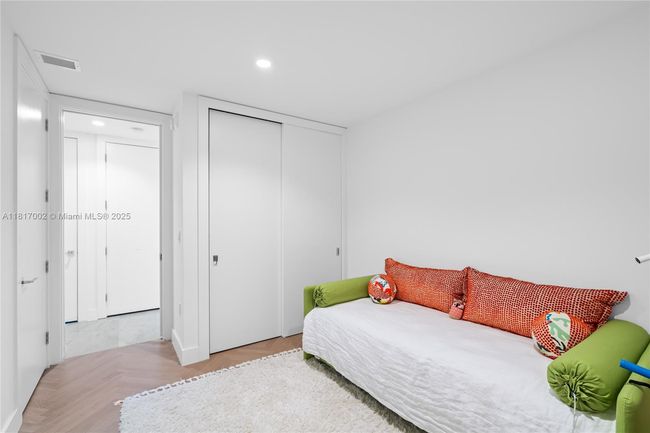 APT-1602 - 5775 Collins Ave, Condo with 2 bedrooms, 3 bathrooms and null parking in Miami Beach FL | Image 73