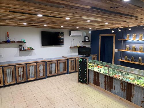 400 S Main St, Elmore City, OK, 73433-8704 | Card Image