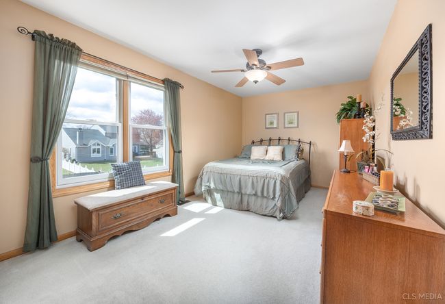 1813 Longboat Dr, House other with 3 bedrooms, 3 bathrooms and 2 parking in Elk Grove Village IL | Image 12
