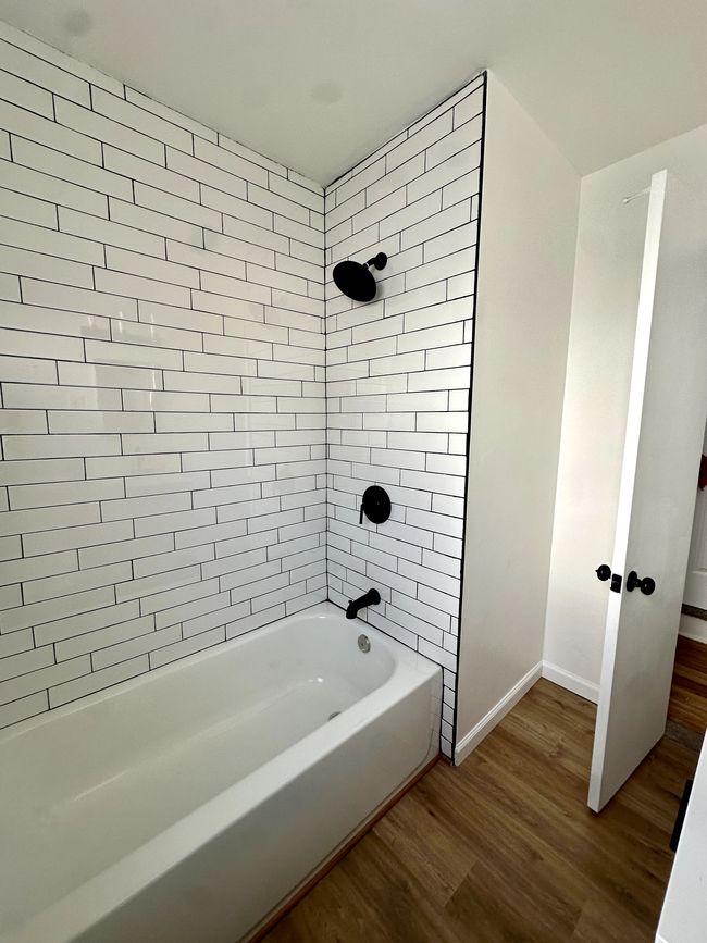 19412 Kenosha St, House other with 3 bedrooms, 1 bathrooms and null parking in Harper Woods MI | Image 8