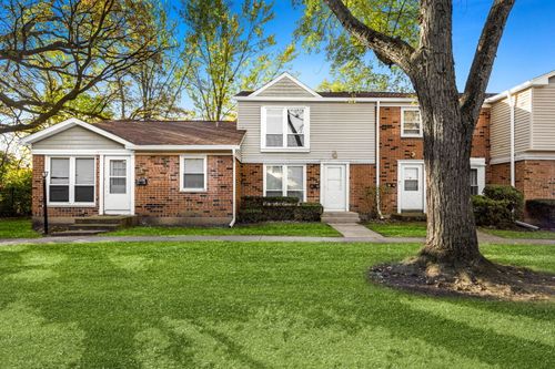 2055-2055 Essex Court, Streamwood, IL, 60107 | Card Image