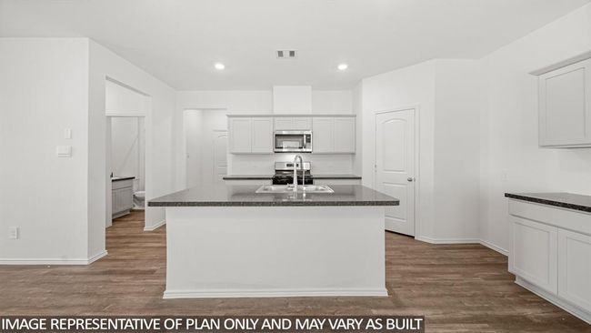 5450 Pinetree Crescent Ln, House other with 5 bedrooms, 3 bathrooms and 2 parking in Spring TX | Image 6