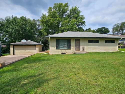 111 11th St S, Hudson, WI, 54016-2038 | Card Image