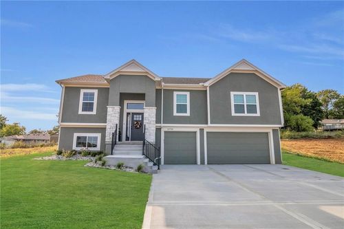 16740 N Dundee Rd, Smithville, MO, 64089-6600 | Card Image