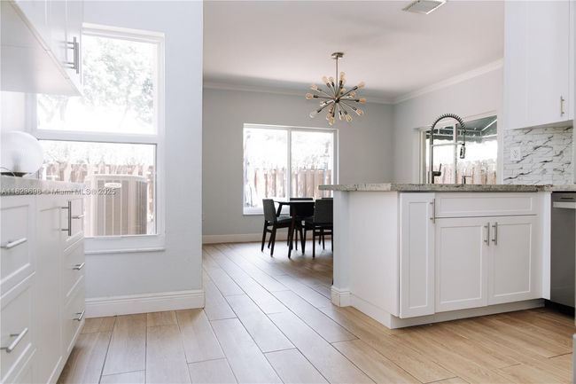 10919 Nw 67 Th Ter, House other with 4 bedrooms, 3 bathrooms and null parking in Doral FL | Image 15