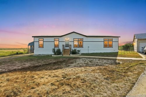 639 County Road 4614, Castroville, TX, 78009-6002 | Card Image