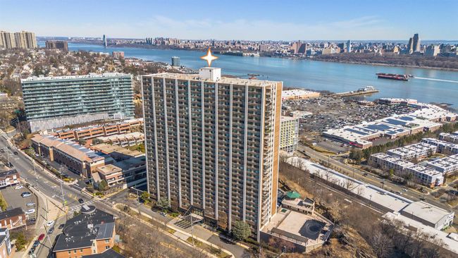 APT-25J - 250 Gorge Rd, Home with 3 bedrooms, 2 bathrooms and null parking in Cliffside Park NJ | Image 45
