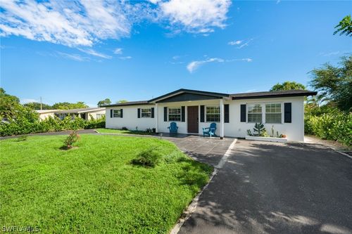 3999 Guava Dr, NAPLES, FL, 34104-4468 | Card Image