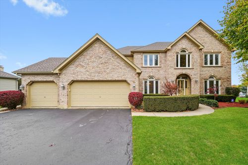 3520 Bunker Hill Dr, Algonquin, IL, 60102-4813 | Card Image
