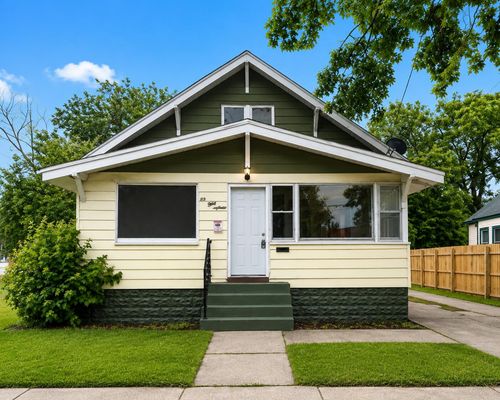 657 Allen Ave, Muskegon, MI, 49442-3605 | Card Image