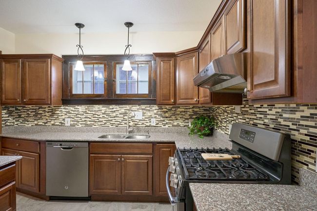 Kitchen | Image 12