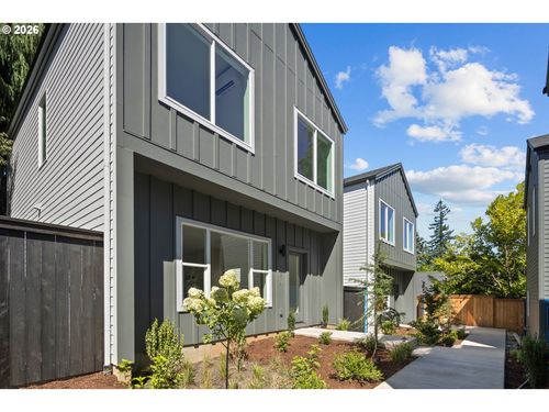 3823 Sw Pomona St, Portland, OR, 97219 | Card Image