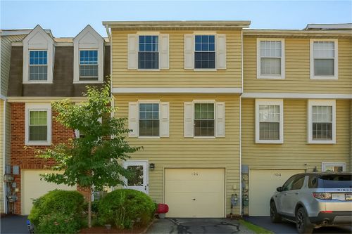 106 Rossmor Ct, Ross Twp, PA, 15229 | Card Image