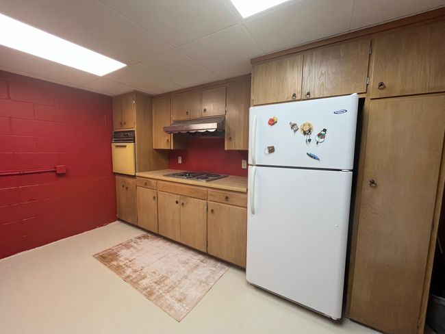 Kitchen lower level | Image 24