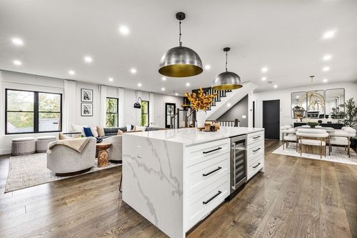 973 Main St, Lynnfield, MA, 01940-1173 | Card Image