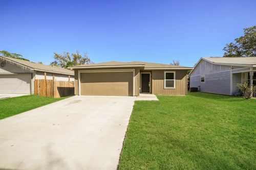 823 Dawson St, Waco, TX, 76704-1909 | Card Image