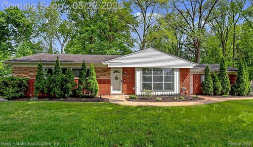 28442 Thorny Brae Rd, Farmington Hills, MI, 48331-3345 | Card Image