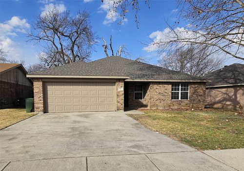 715 Hallvale Dr, White Settlement, TX, 76108-1220 | Card Image