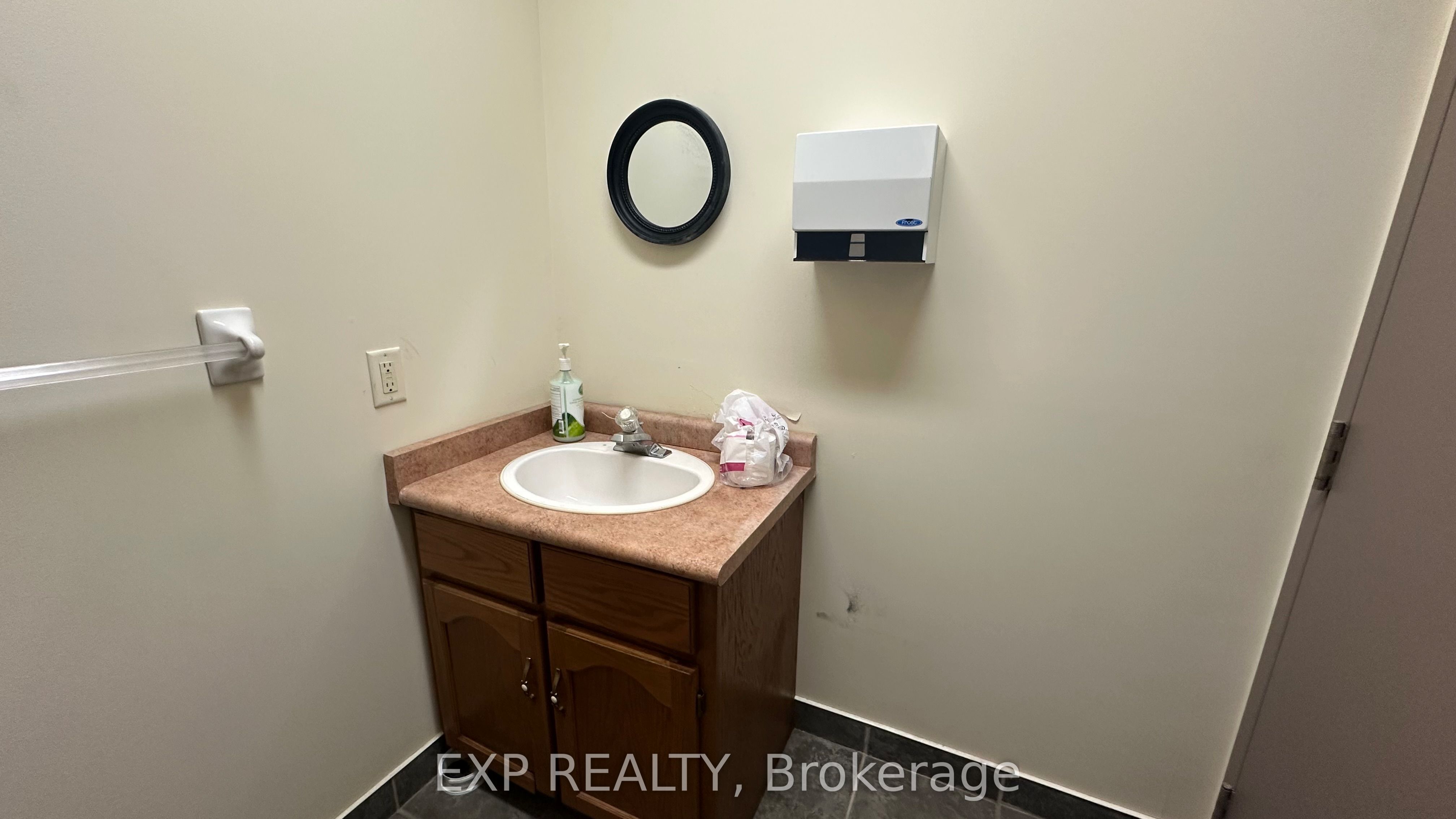Commercial Lease in Guelph 4