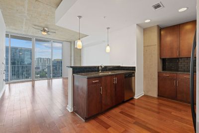 1518 - 360 Nueces Street, Condo with 1 bedrooms, 1 bathrooms and 1 parking in Austin TX | Image 3