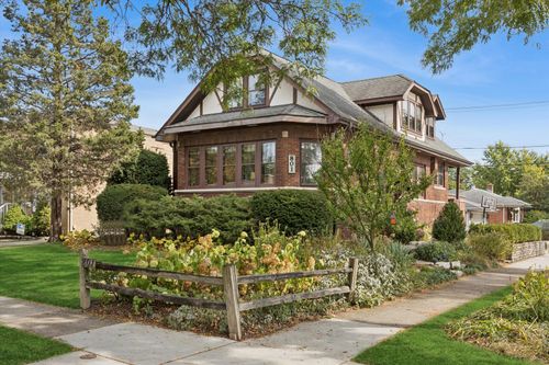 801 Homestead Rd, La Grange Park, IL, 60526-1622 | Card Image