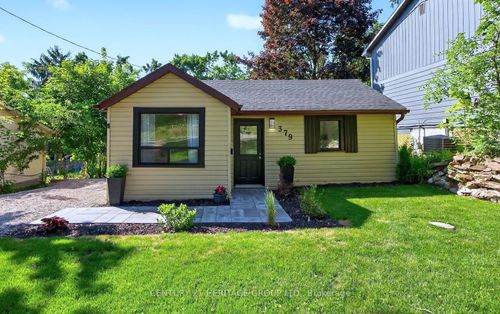 379 Arthur St, Orillia, ON, L3V3M9 | Card Image