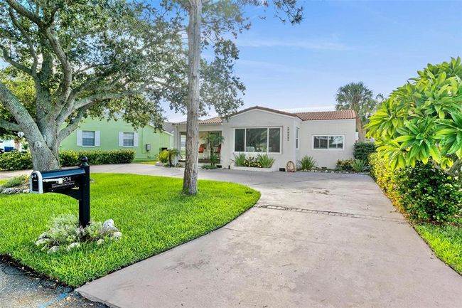Circle Driveway | Image 5