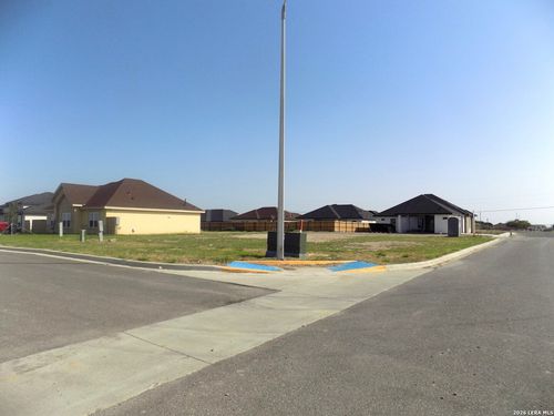 3298 Ethel Dr, Eagle Pass, TX, 78852-2325 | Card Image